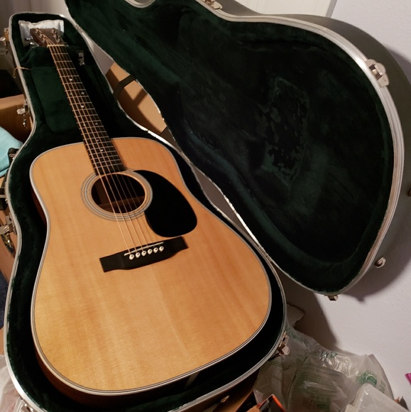 2016 Martin D-28 - Picture 1 of 4